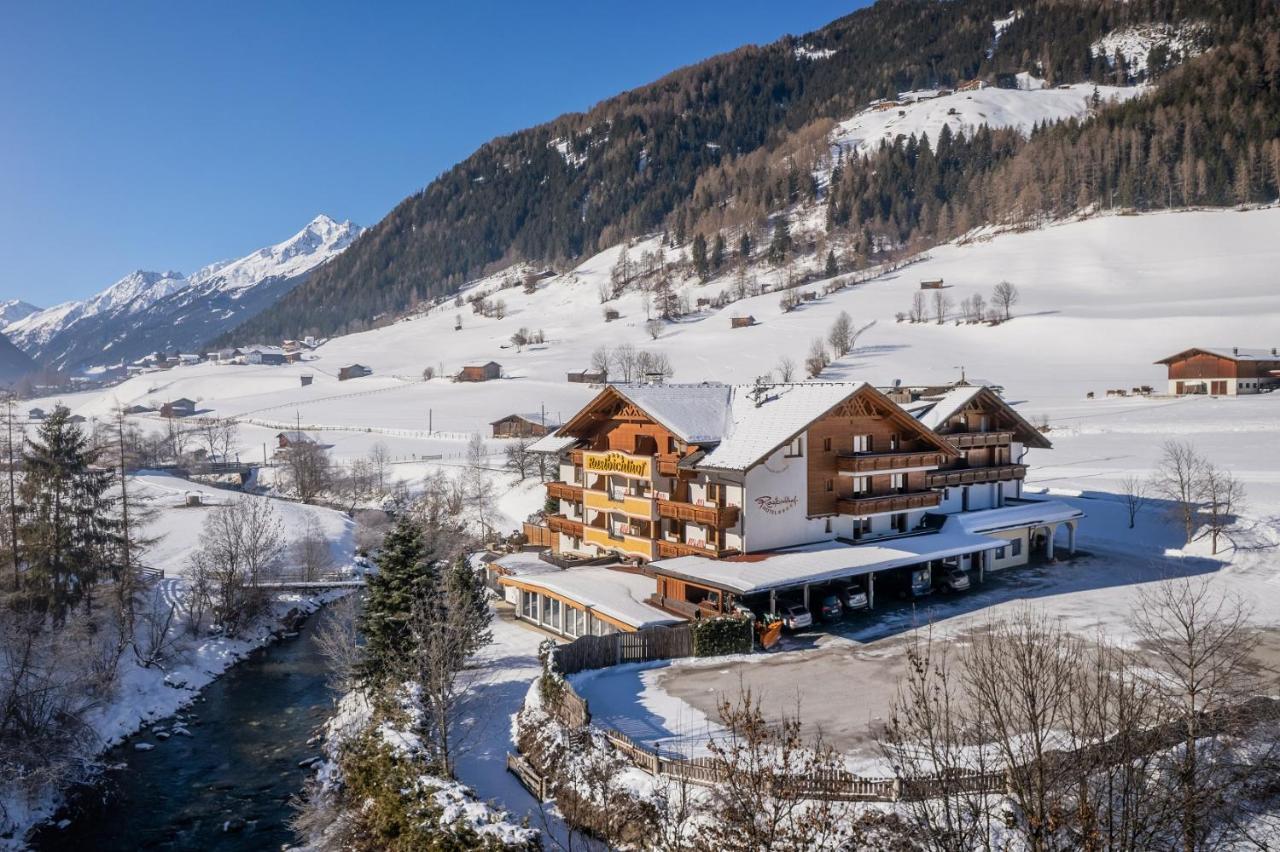 Biohotel Rastbichlhof Нойштифт-им-Штубайталь Экстерьер фото